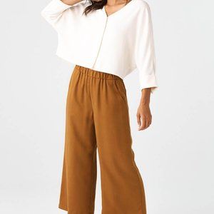 EUC Vetta The Wide Leg Crop Pant
